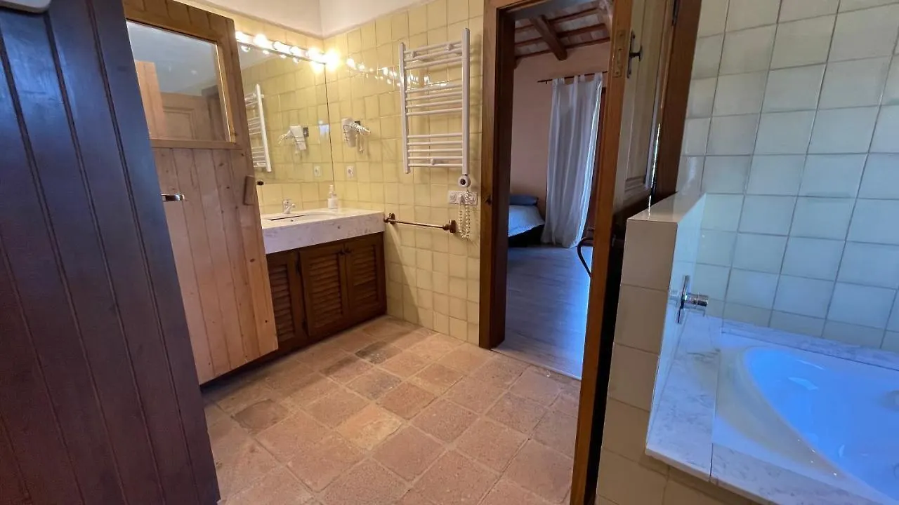 Вилла Amazing Typical House With Swimming Pool Сан-Фелиу-де-Гишольс